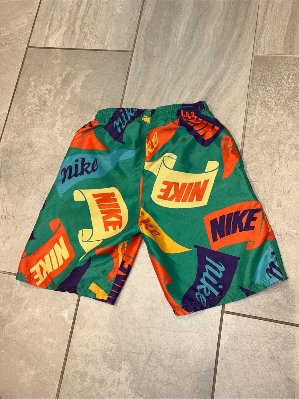 Nike boys green Logo-Print Green lined swim shorts bottoms swimsuit Large L